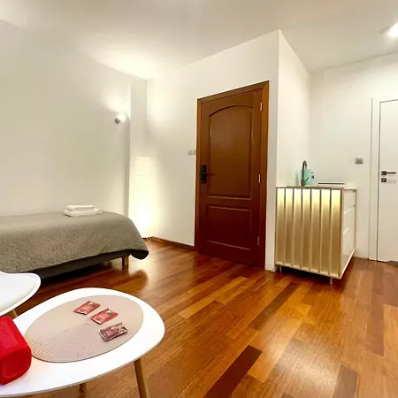 Apartmán Beautiful In Mokotow Near Krolikarnia Park 2 *