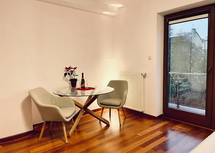 Beautiful In Mokotow Near Krolikarnia Park 2 * Warszawa