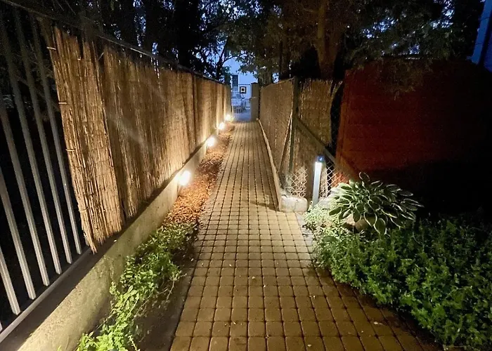 Beautiful In Mokotow Near Krolikarnia Park 2 Warszawa