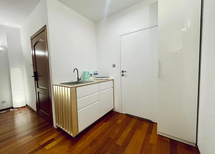 Beautiful In Mokotow Near Krolikarnia Park 2 * Warszawa