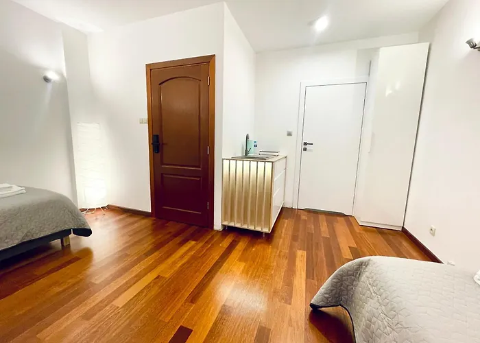 Beautiful In Mokotow Near Krolikarnia Park 2